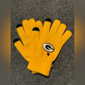 Green Bay Packer gloves, with texting finger and thumb